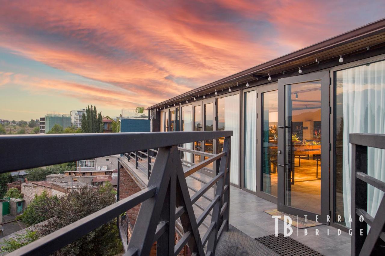 Hotel Terra Bridge Tbilisi Exterior foto