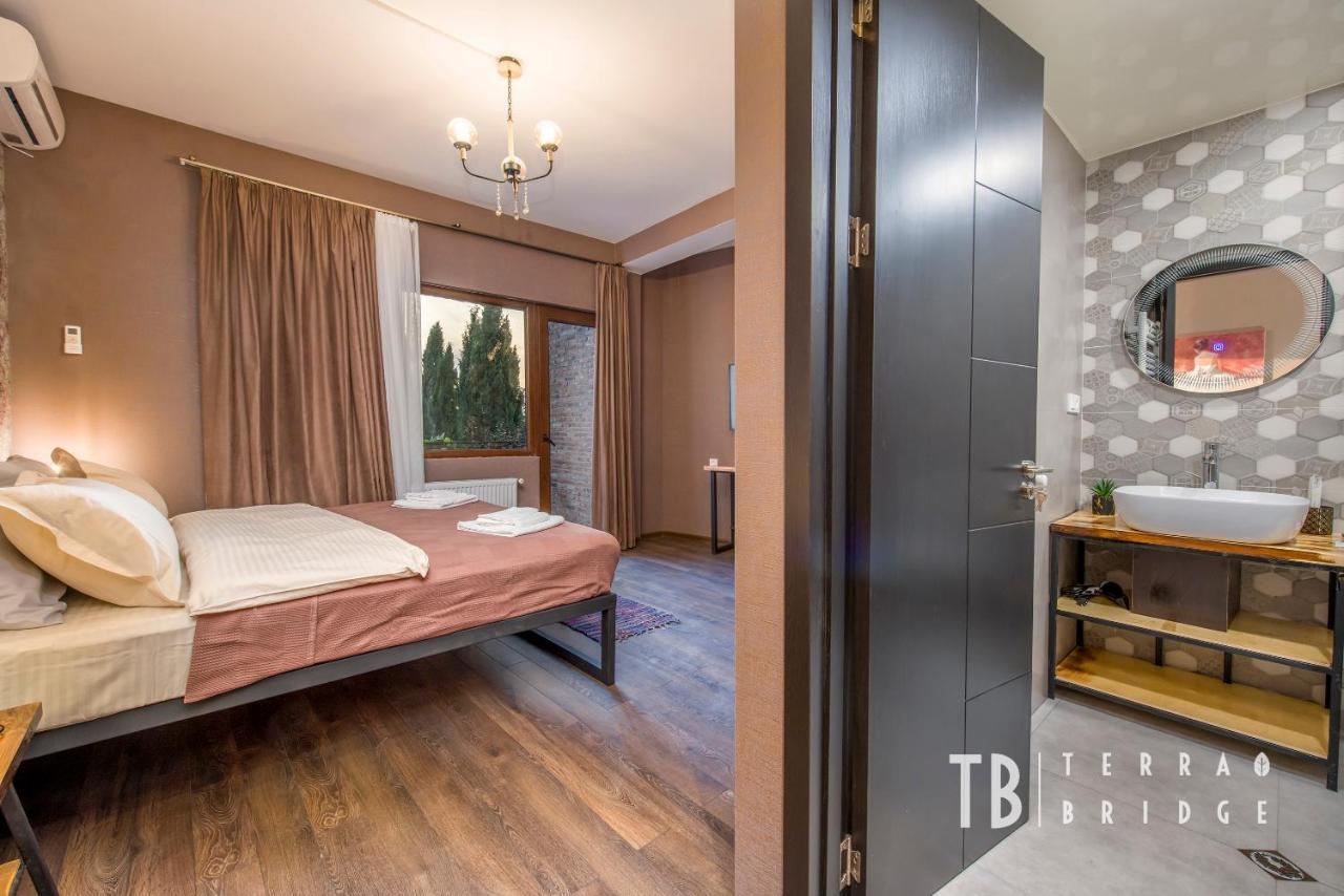 Hotel Terra Bridge Tbilisi Exterior foto