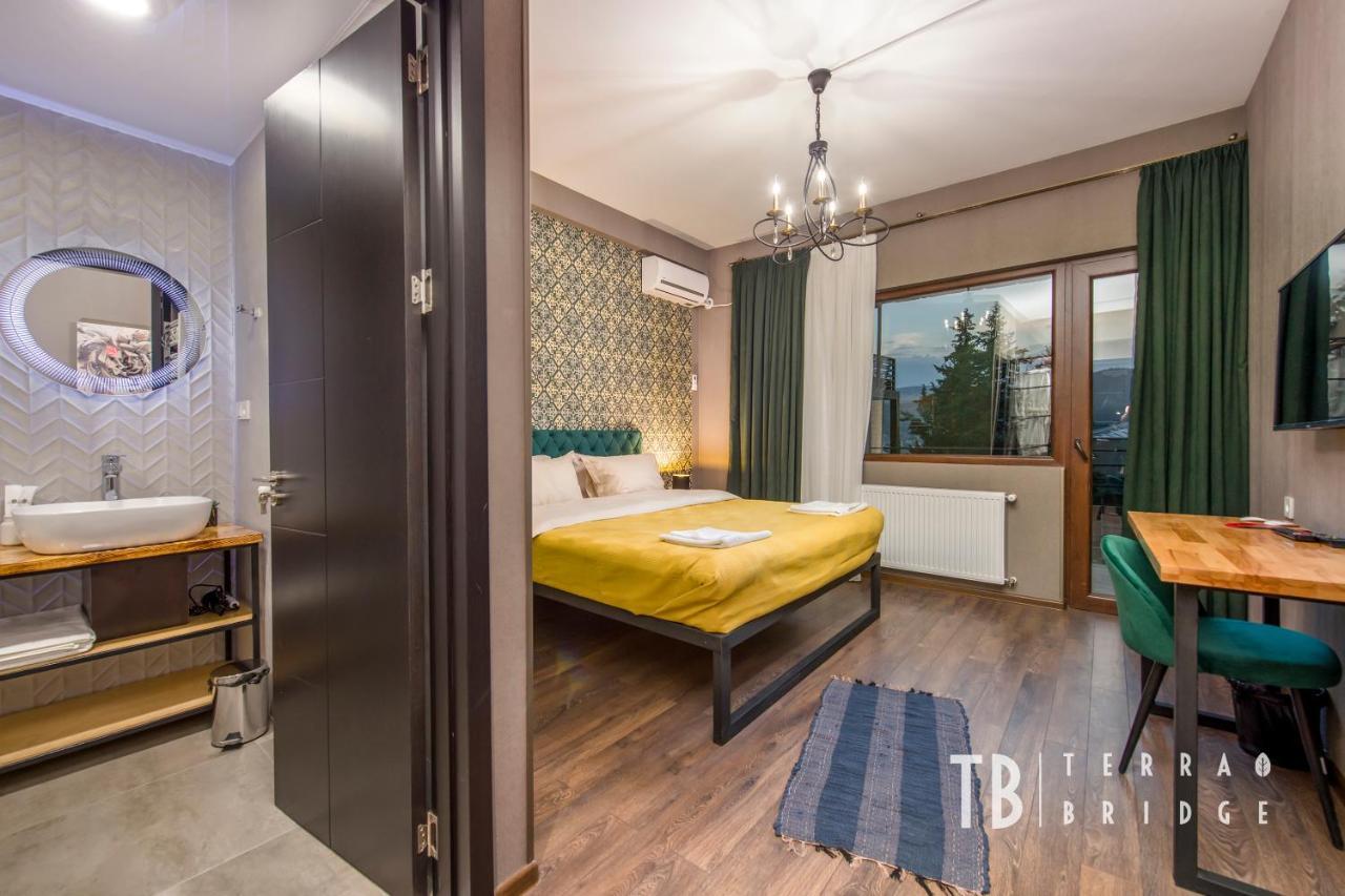 Hotel Terra Bridge Tbilisi Exterior foto