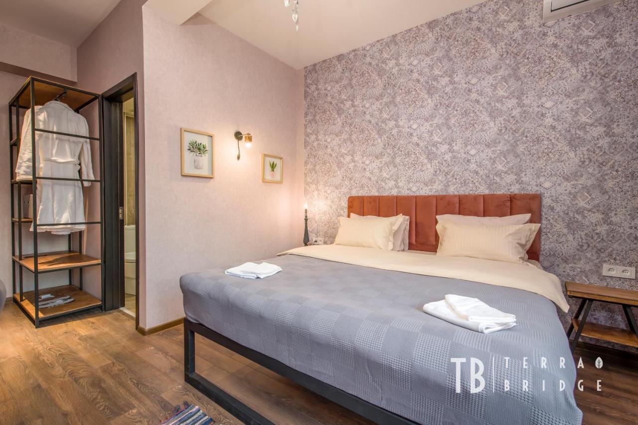 Hotel Terra Bridge Tbilisi Exterior foto