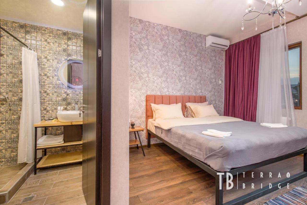 Hotel Terra Bridge Tbilisi Exterior foto